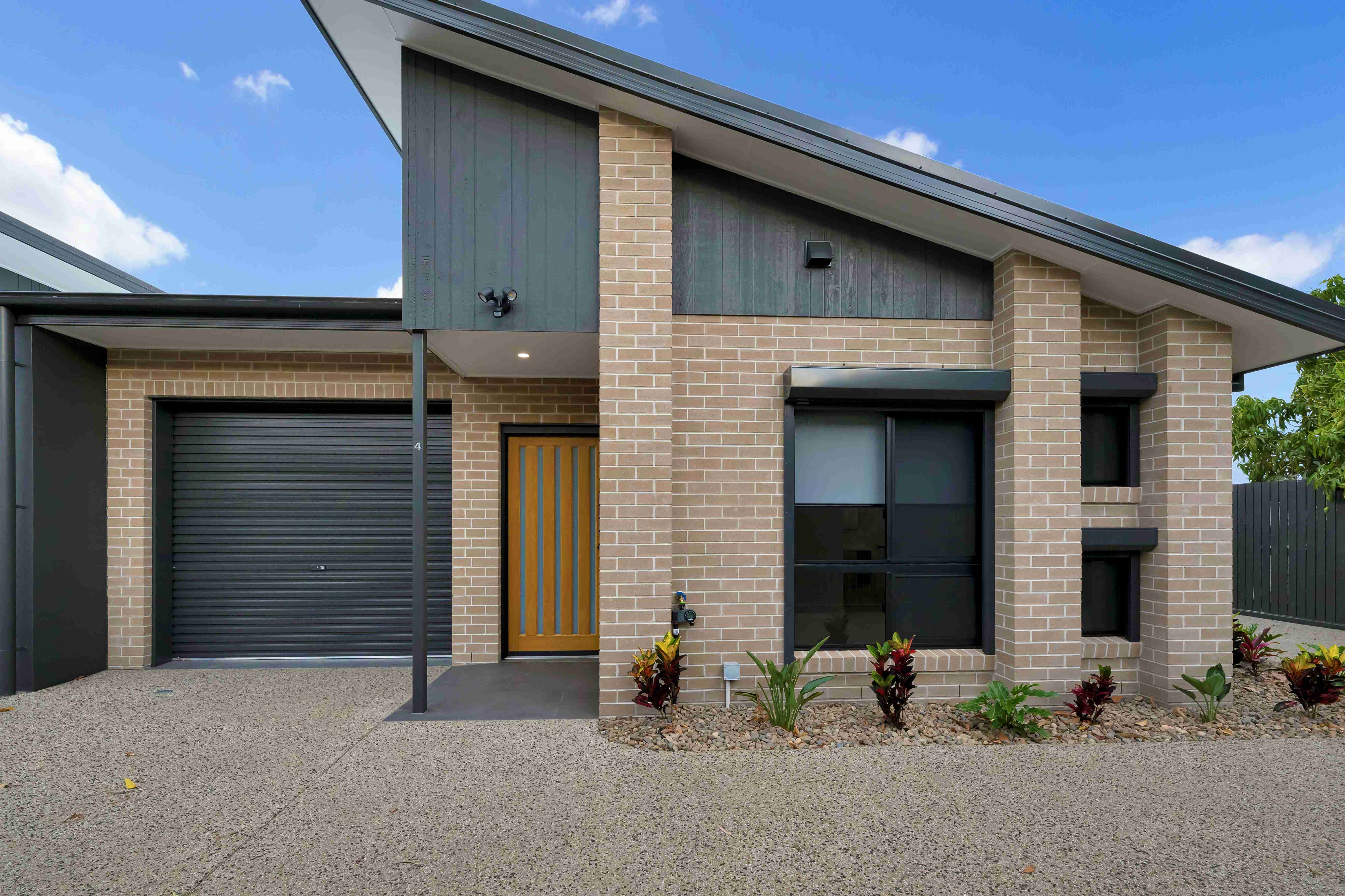 The Yaringa Units, Lowcock Builders Bowen QLD 4805.